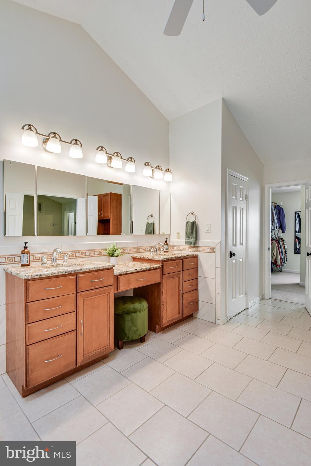 BARTONS GROVE - Residential