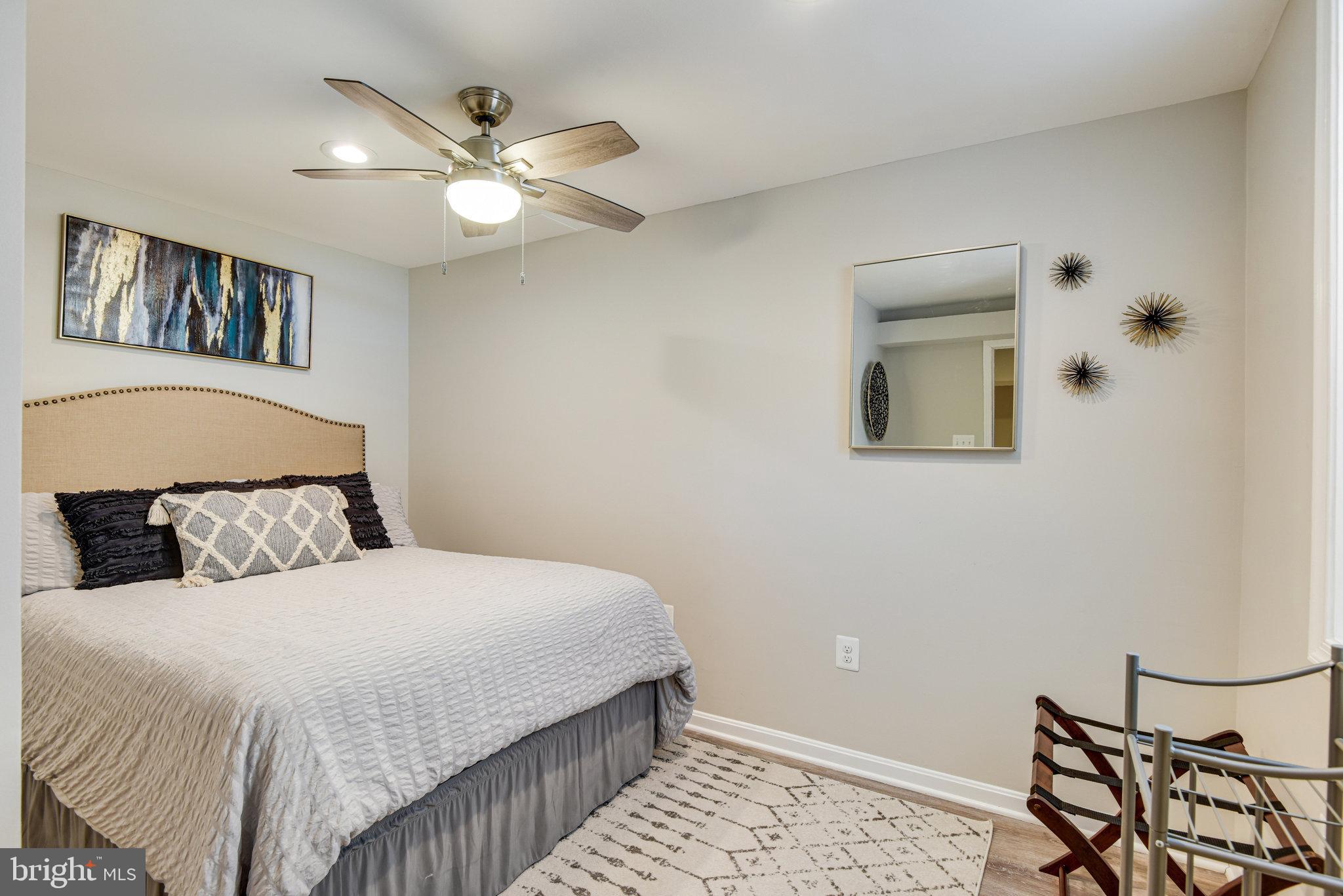 BARTONS GROVE - Residential