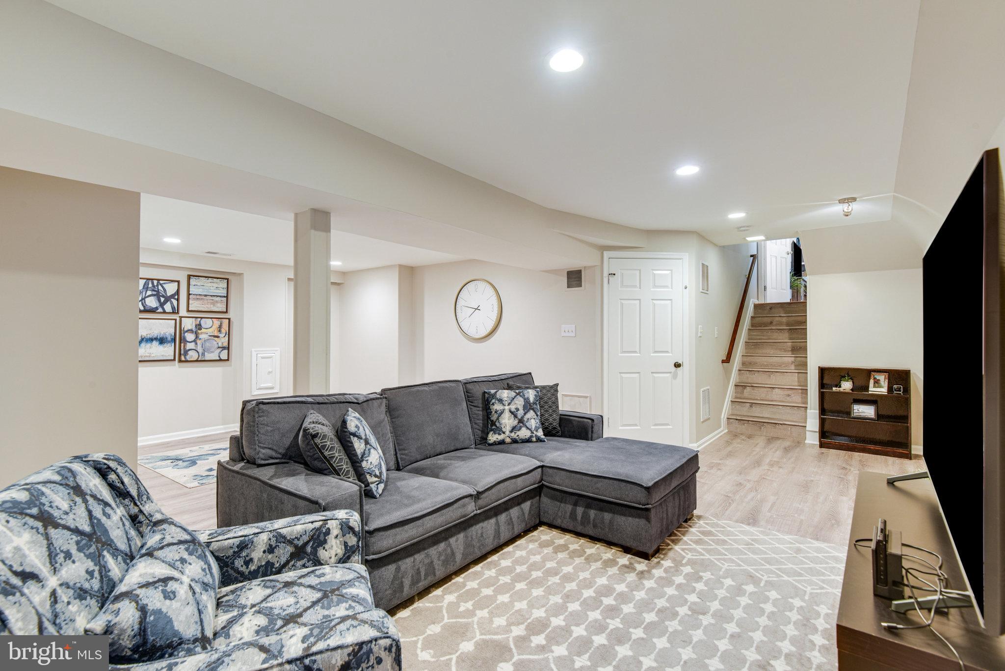 BARTONS GROVE - Residential