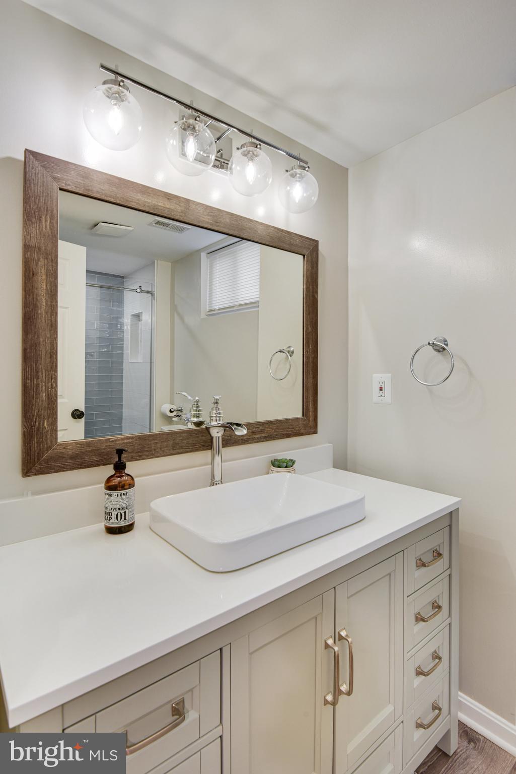 BARTONS GROVE - Residential