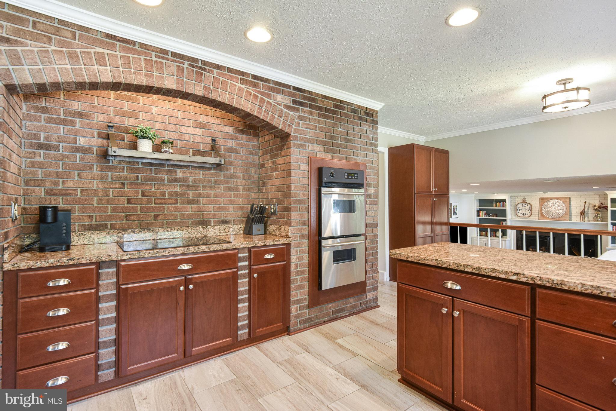 BARTONS GROVE - Residential