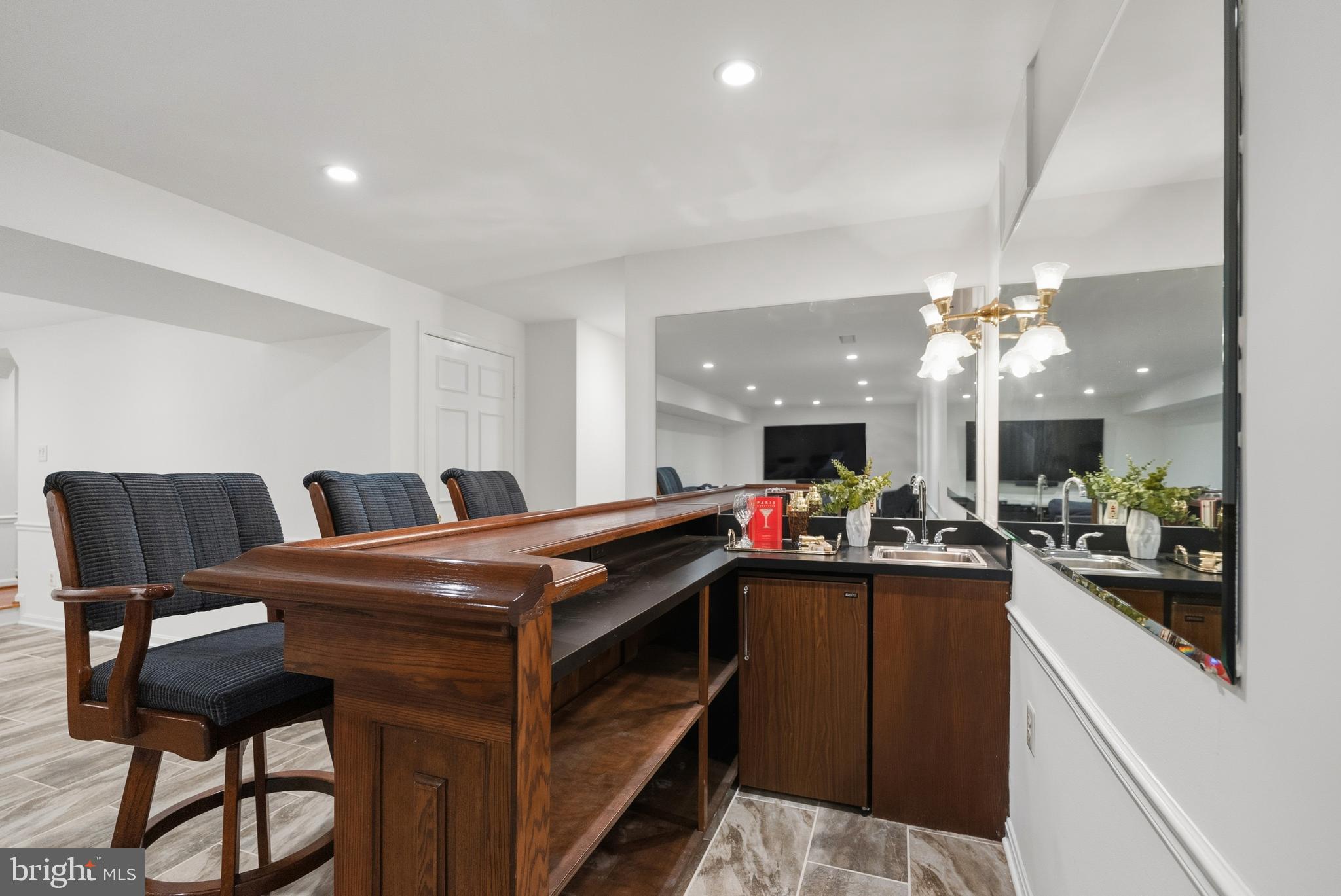 HUNTER VILLAGE - Residential
