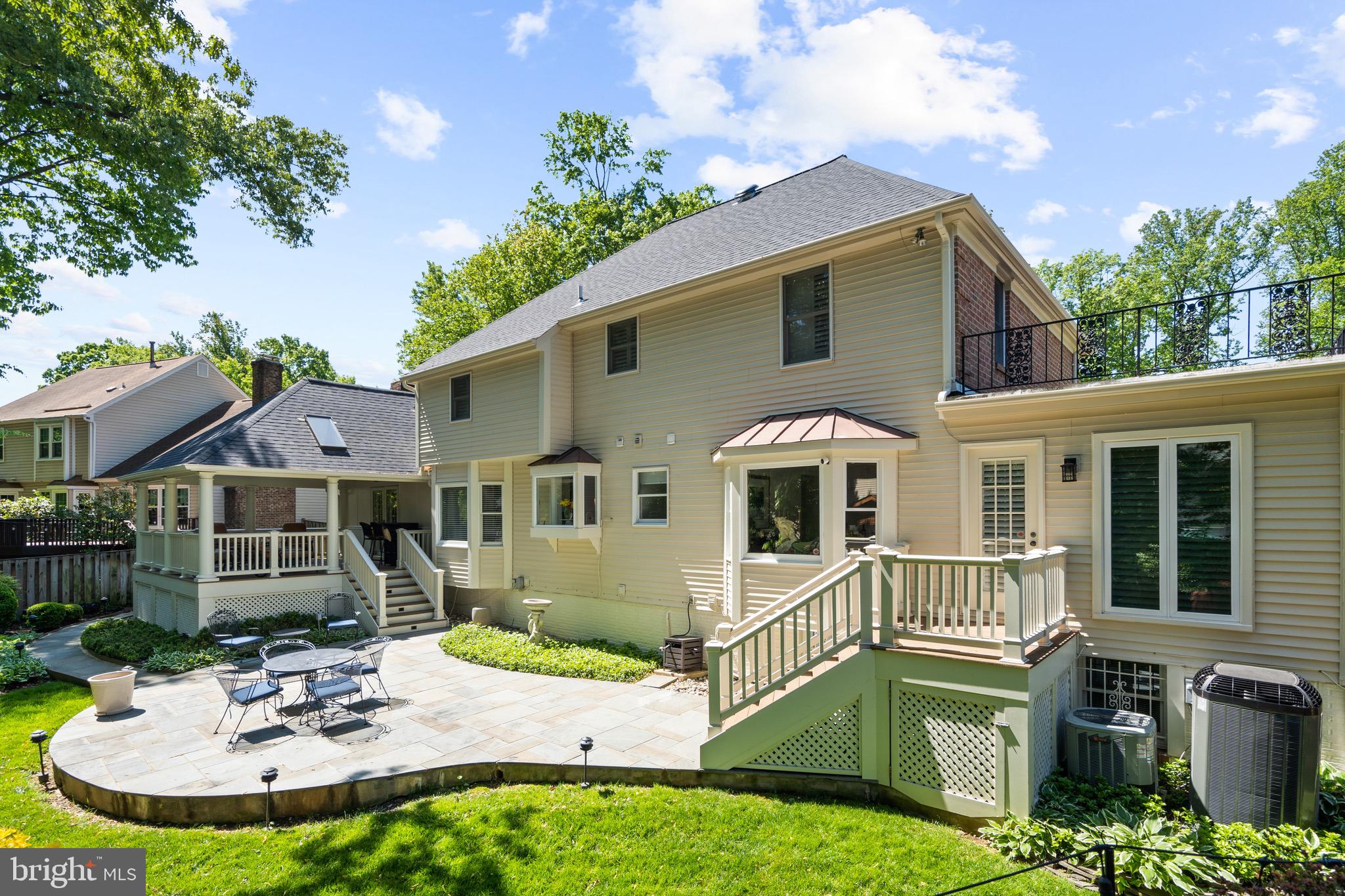HUNTER VILLAGE - Residential
