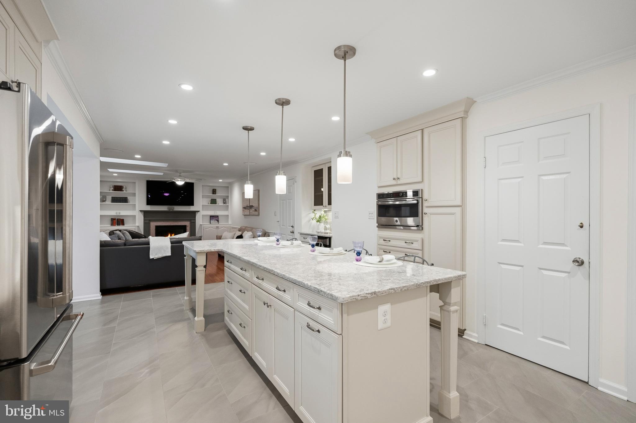 HUNTER VILLAGE - Residential