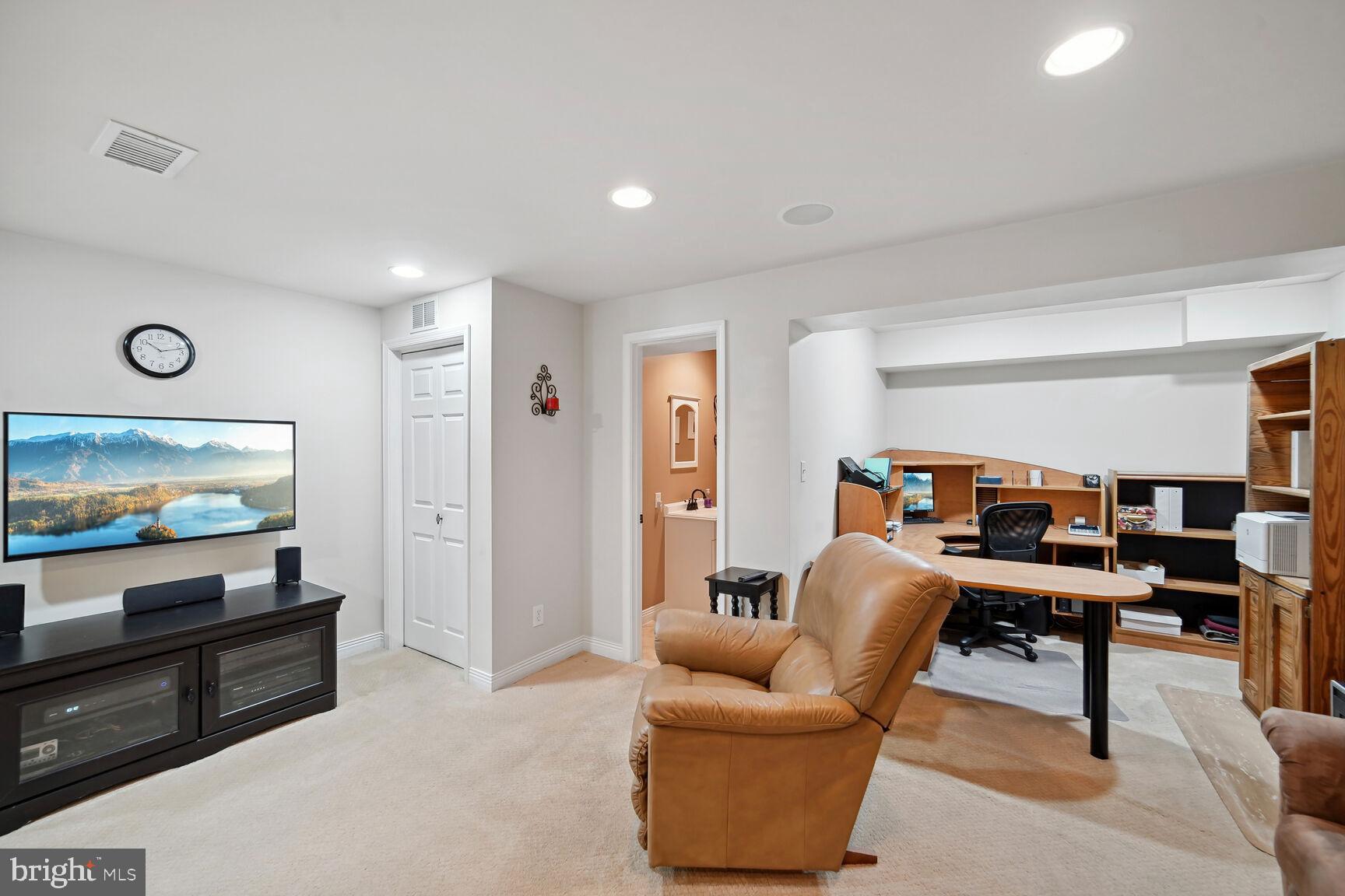 POTOMAC CHASE - Residential