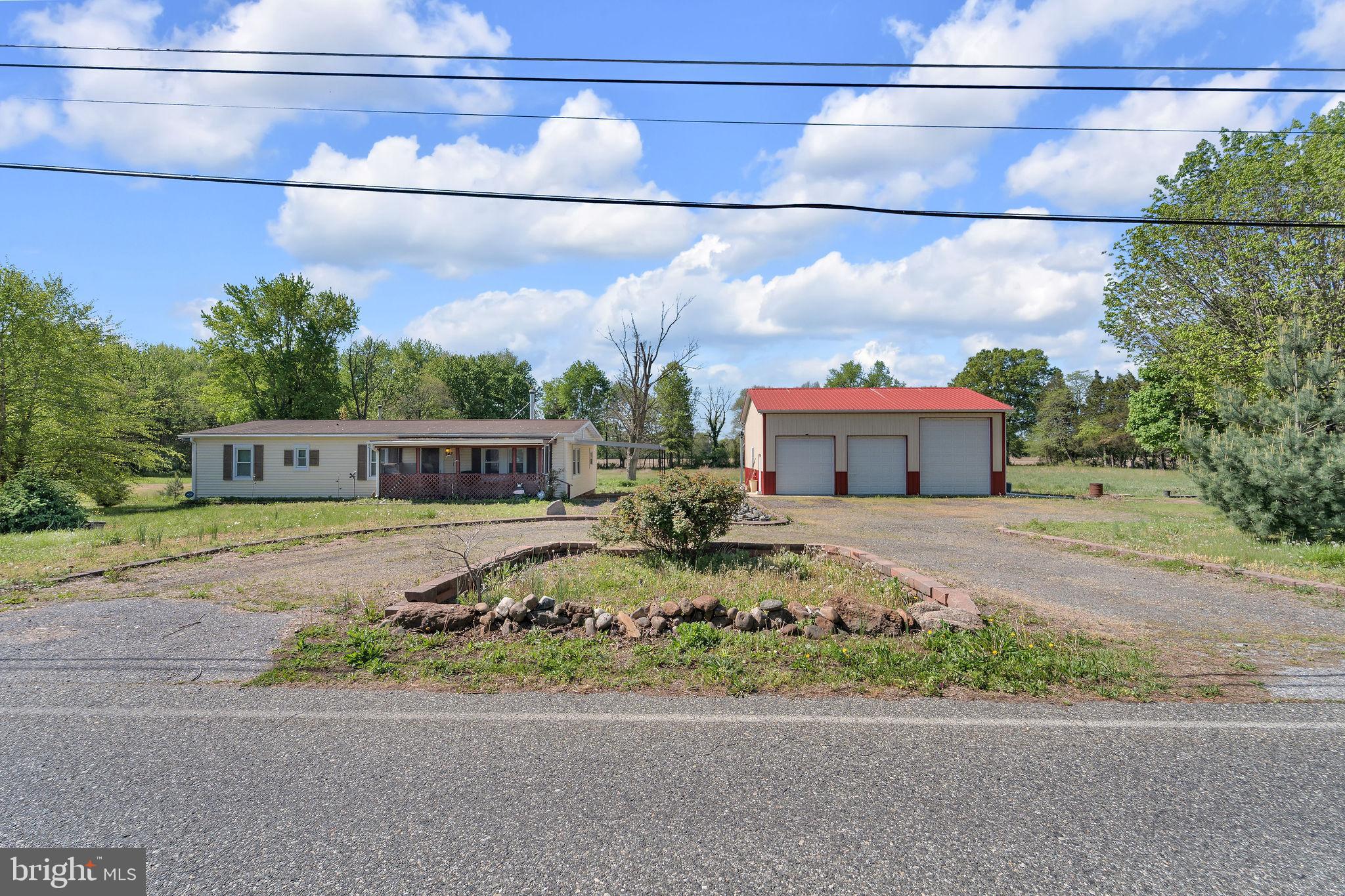 347 QUAKER NECK ROAD