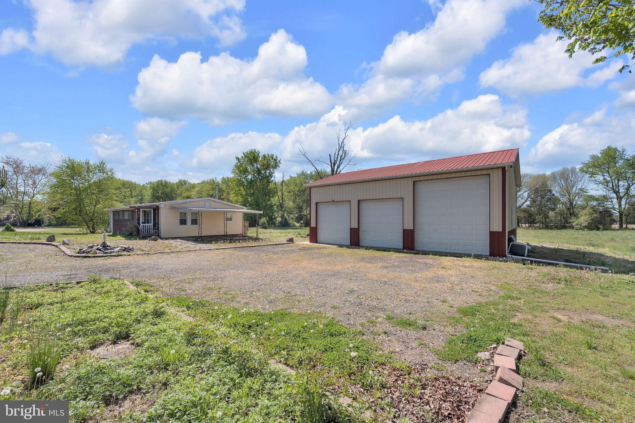 347 QUAKER NECK ROAD