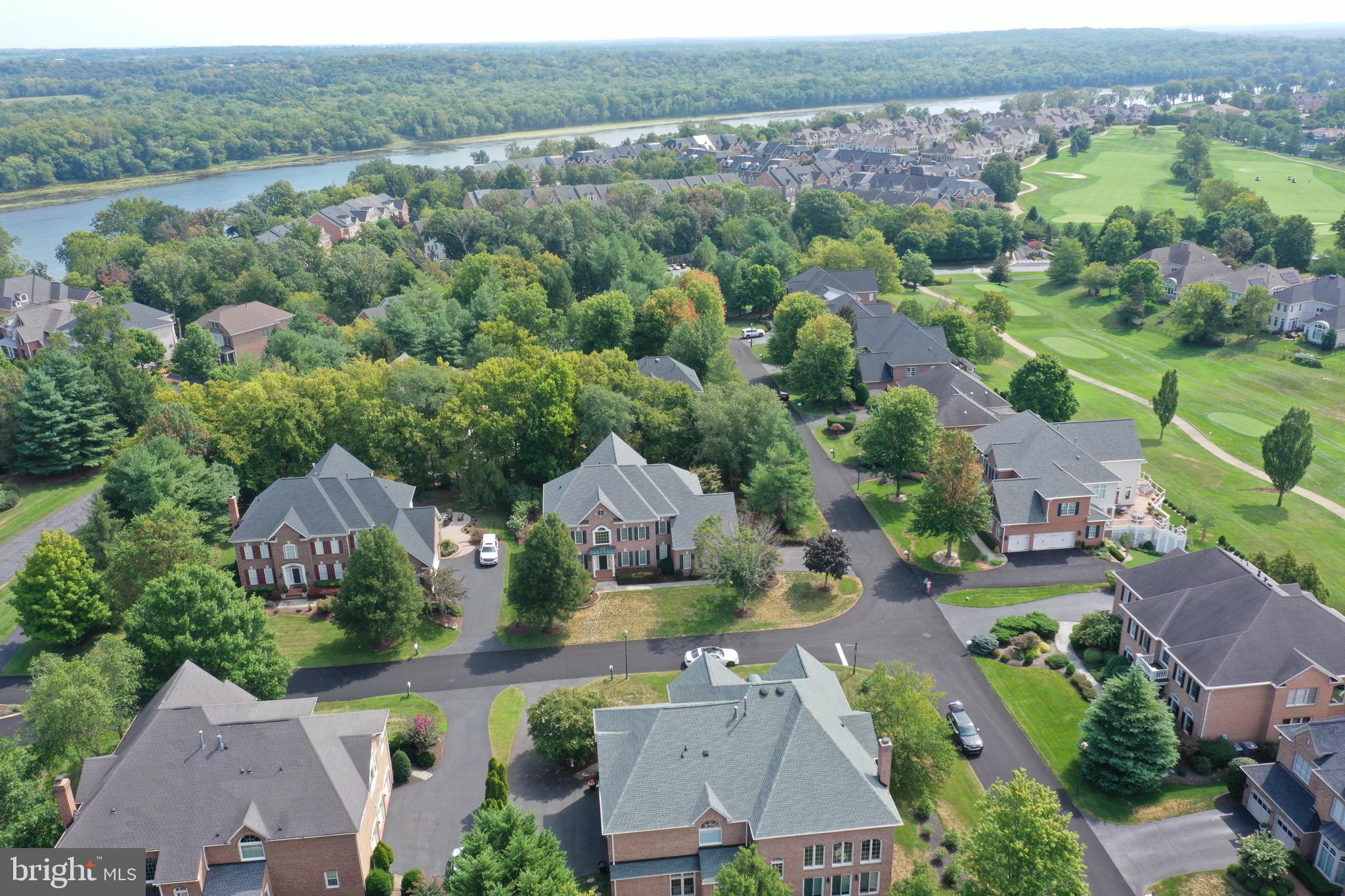 RIVER CREEK - Residential