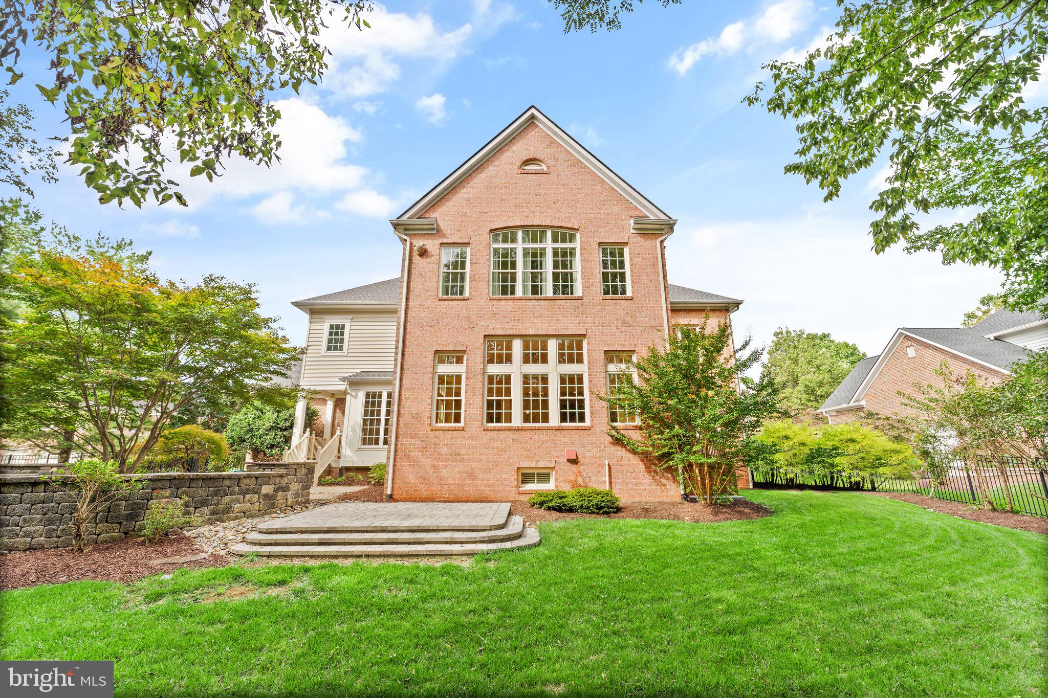 RIVER CREEK - Residential