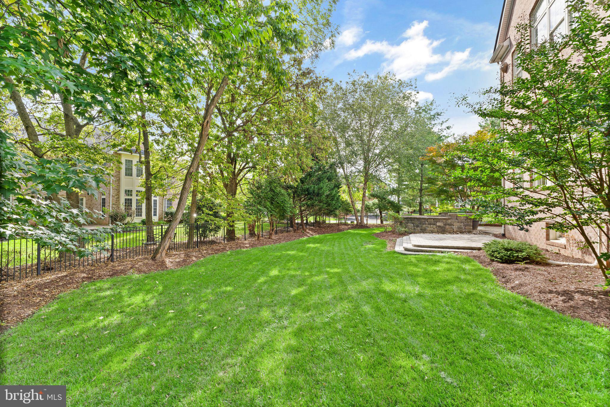 RIVER CREEK - Residential