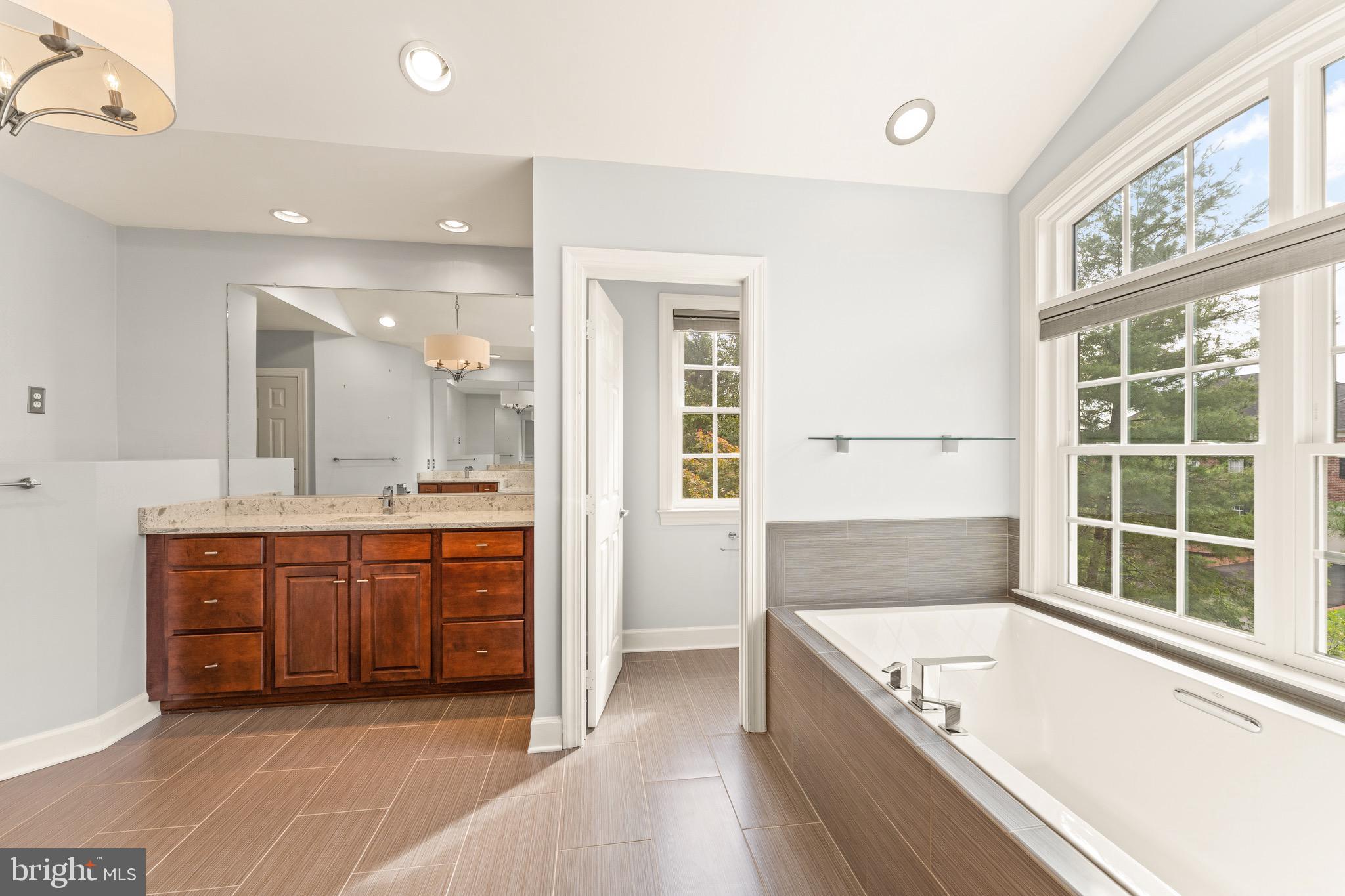 RIVER CREEK - Residential