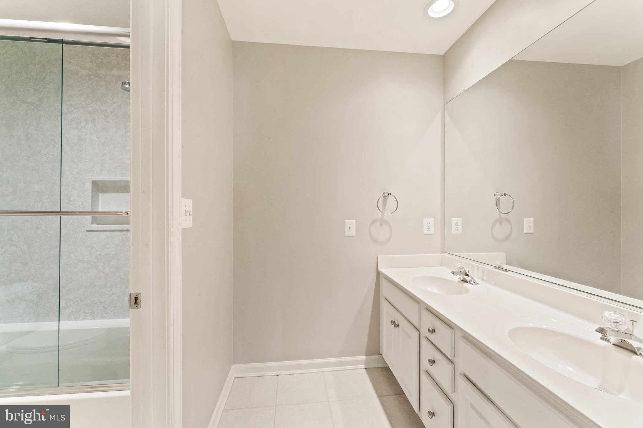 RIVER CREEK - Residential