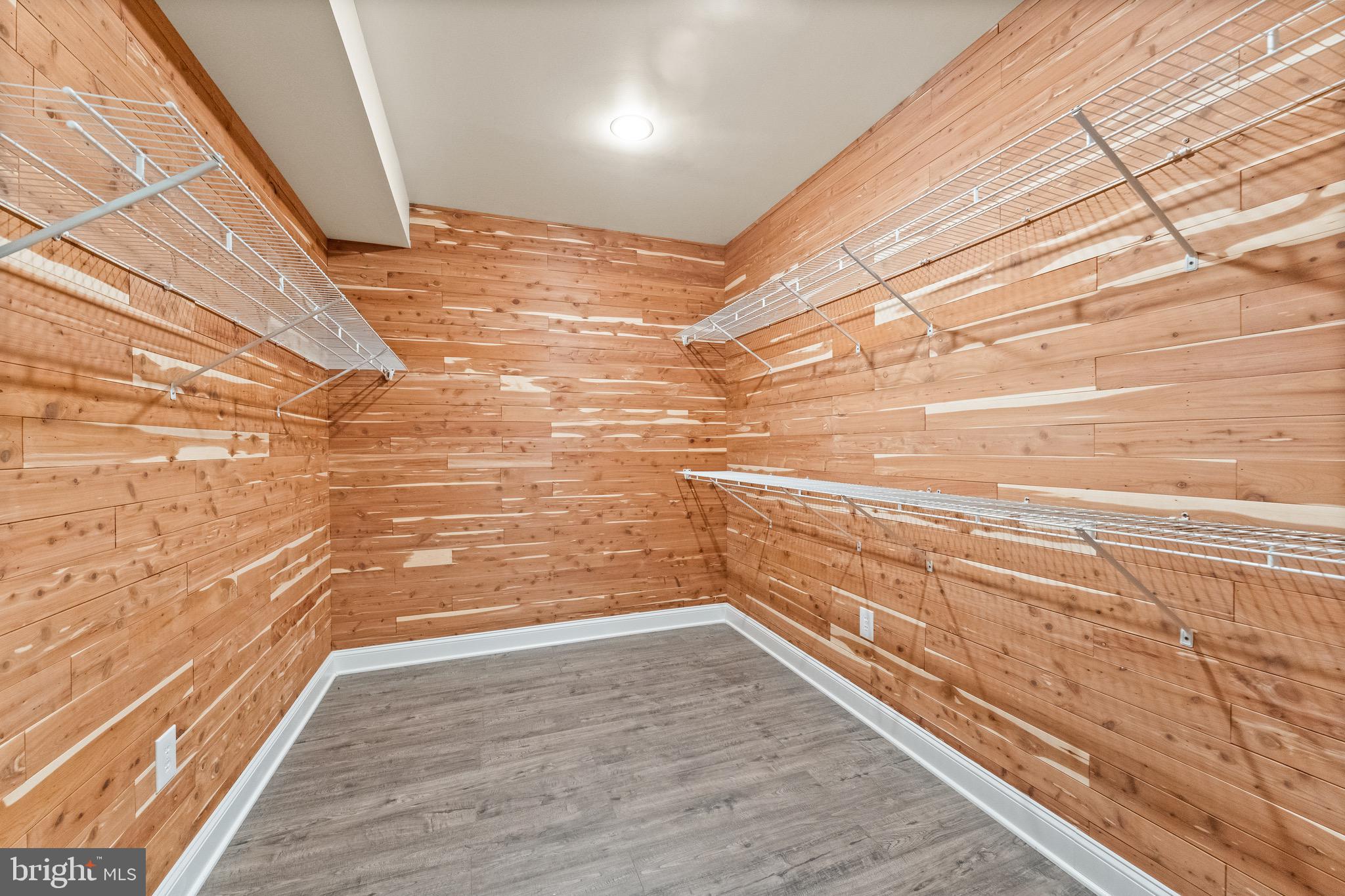 RIVER CREEK - Residential