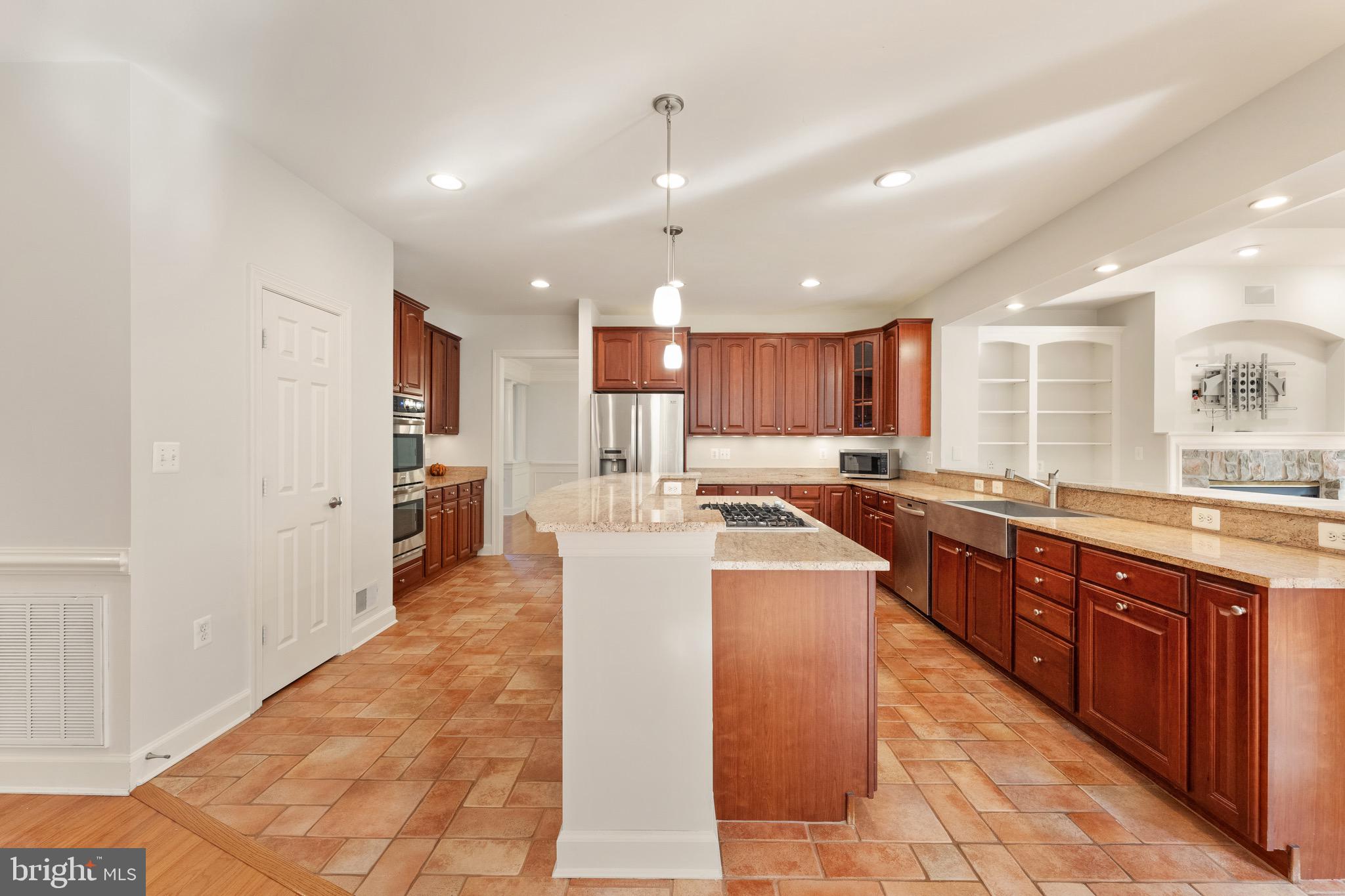 RIVER CREEK - Residential