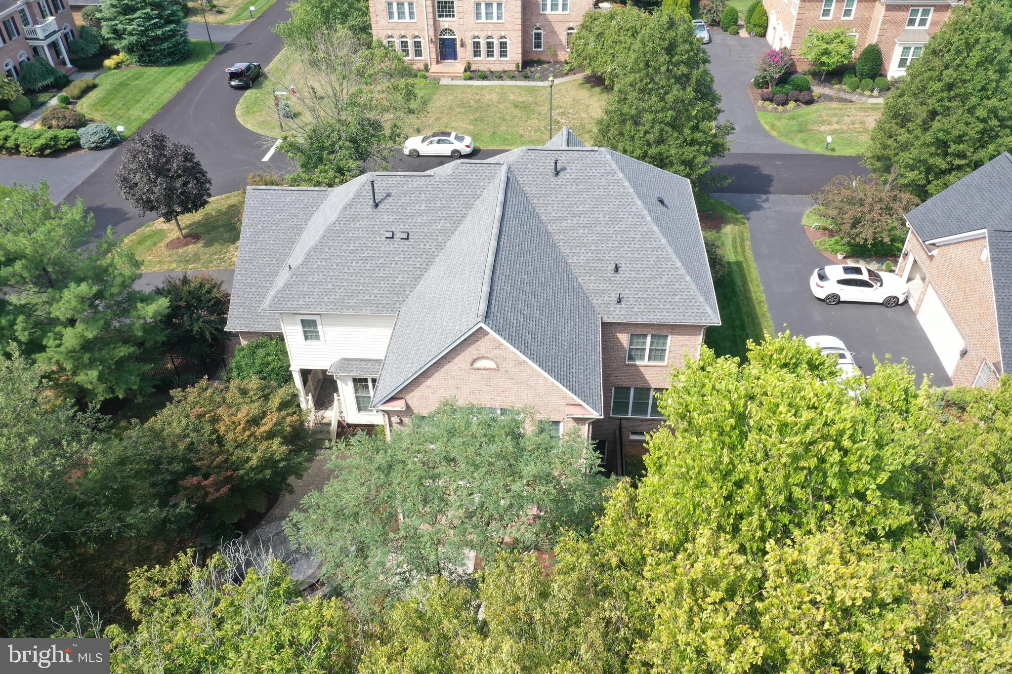 RIVER CREEK - Residential