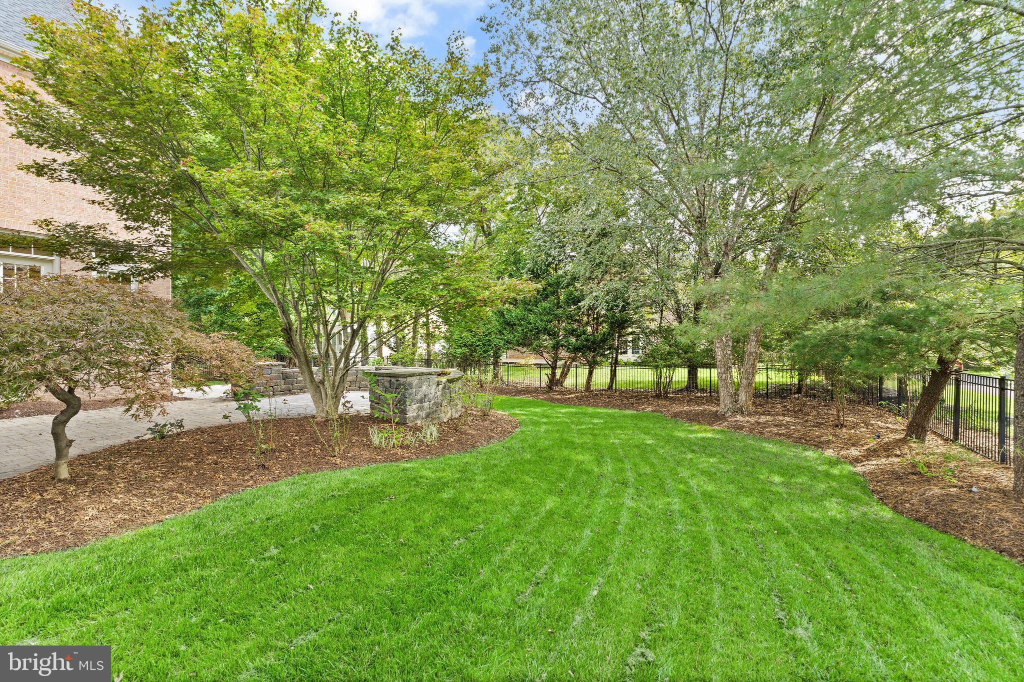 RIVER CREEK - Residential