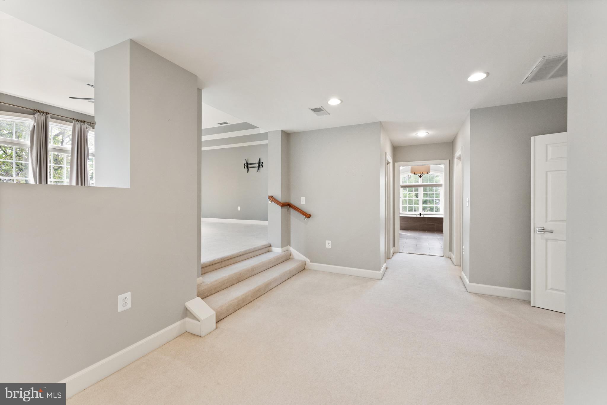 RIVER CREEK - Residential