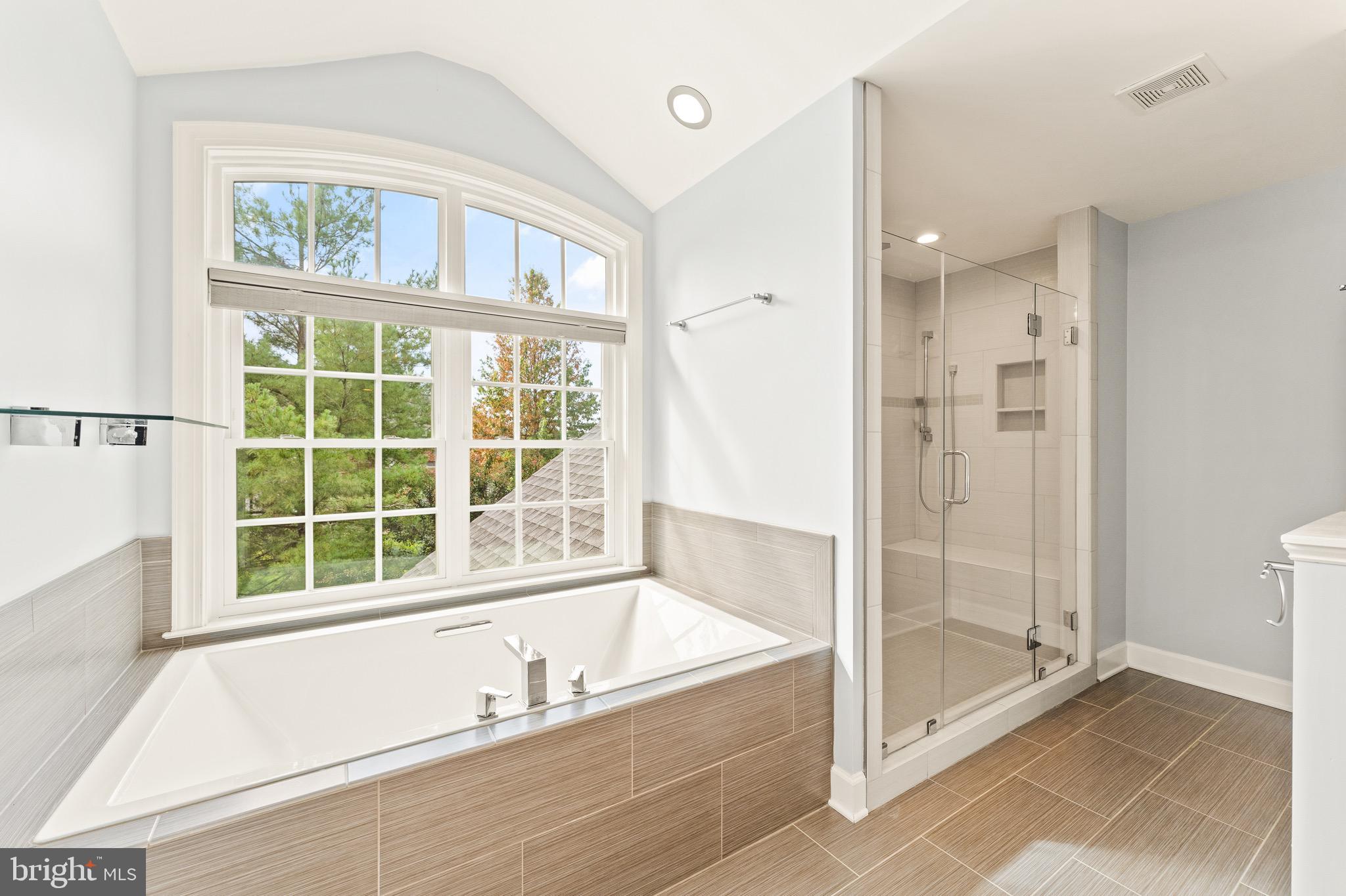 RIVER CREEK - Residential