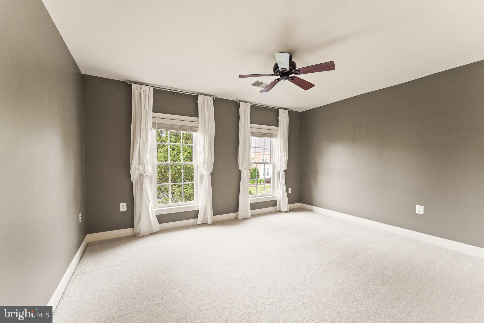 RIVER CREEK - Residential