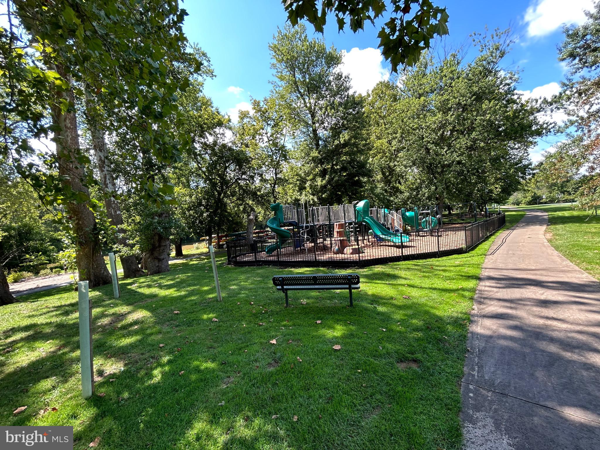 RIVER CREEK - Residential