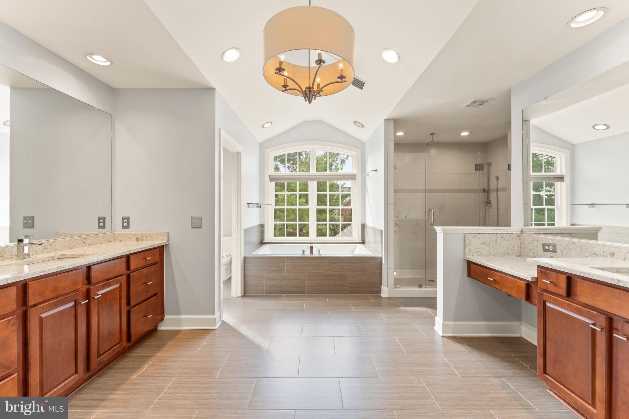 RIVER CREEK - Residential