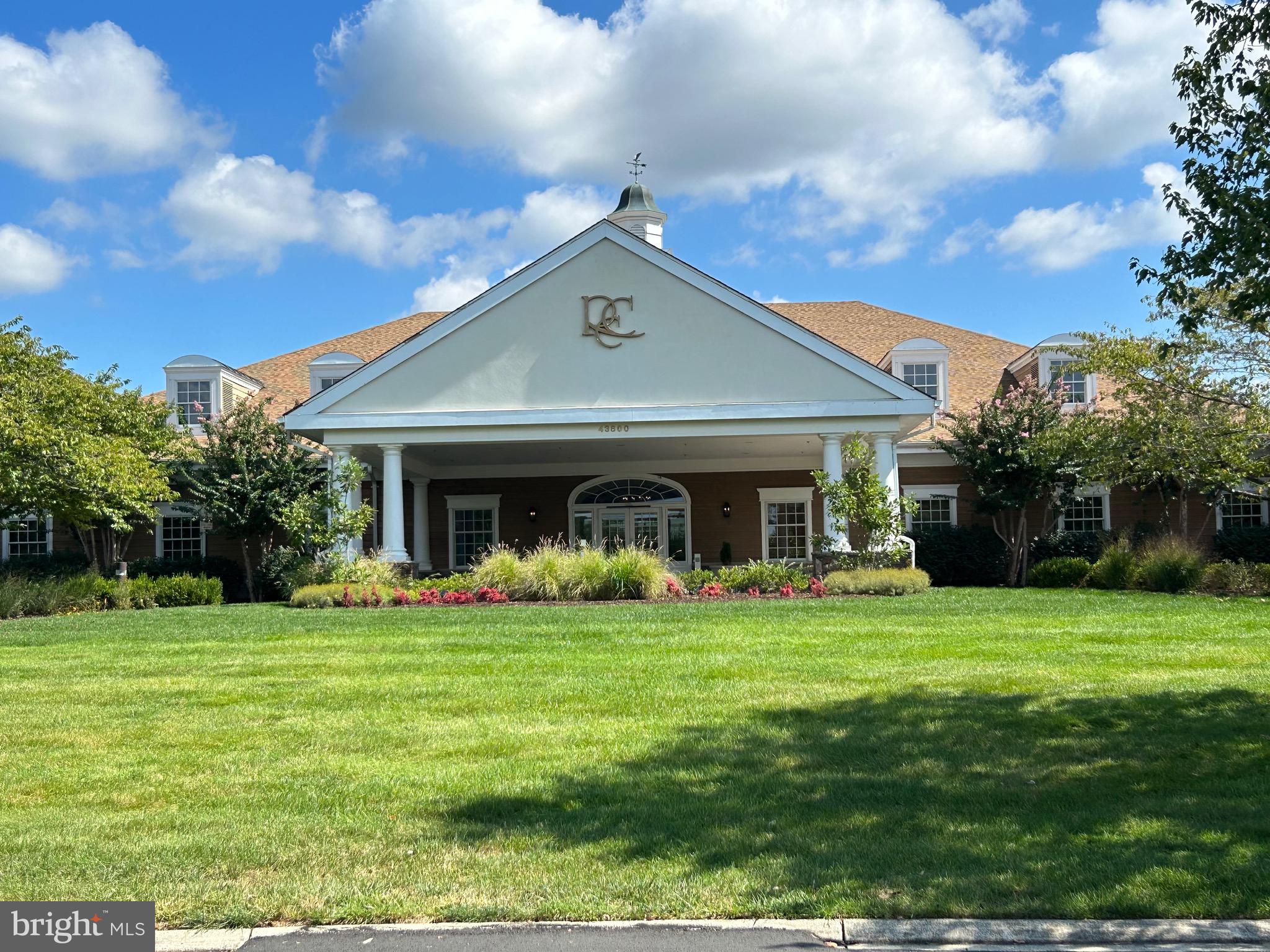 RIVER CREEK - Residential