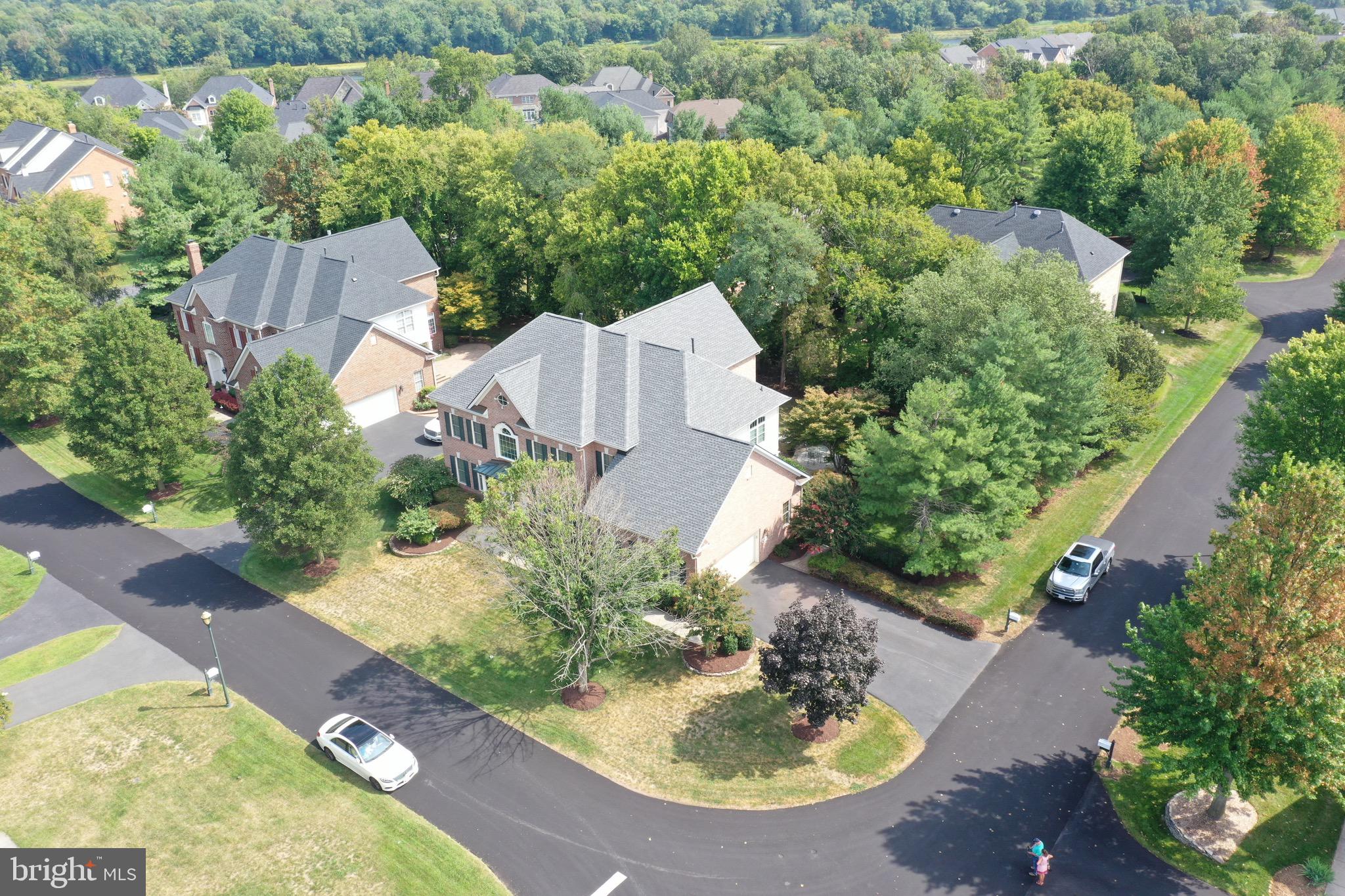 RIVER CREEK - Residential