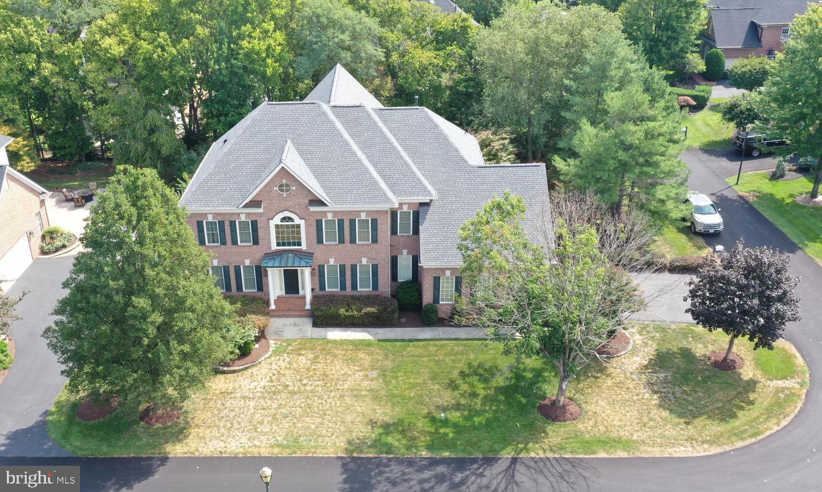 RIVER CREEK - Residential