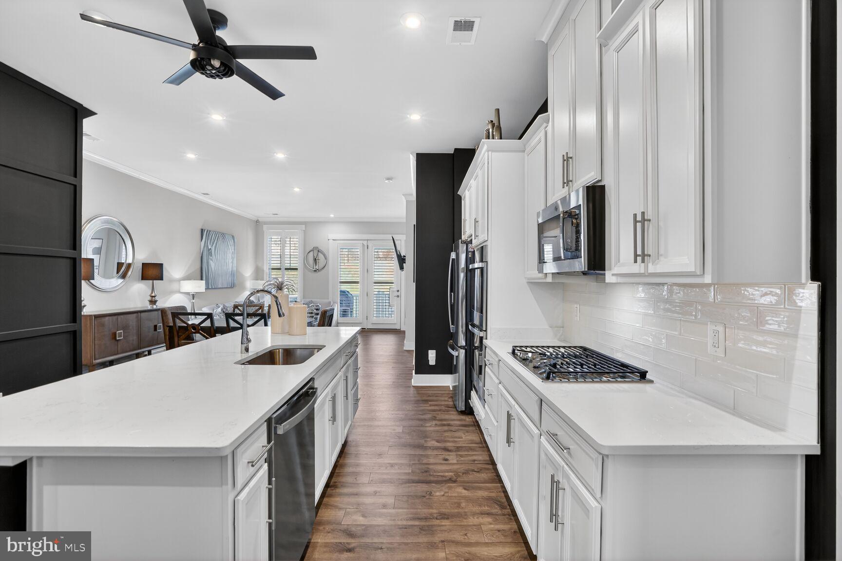 POLAND HILL - Residential