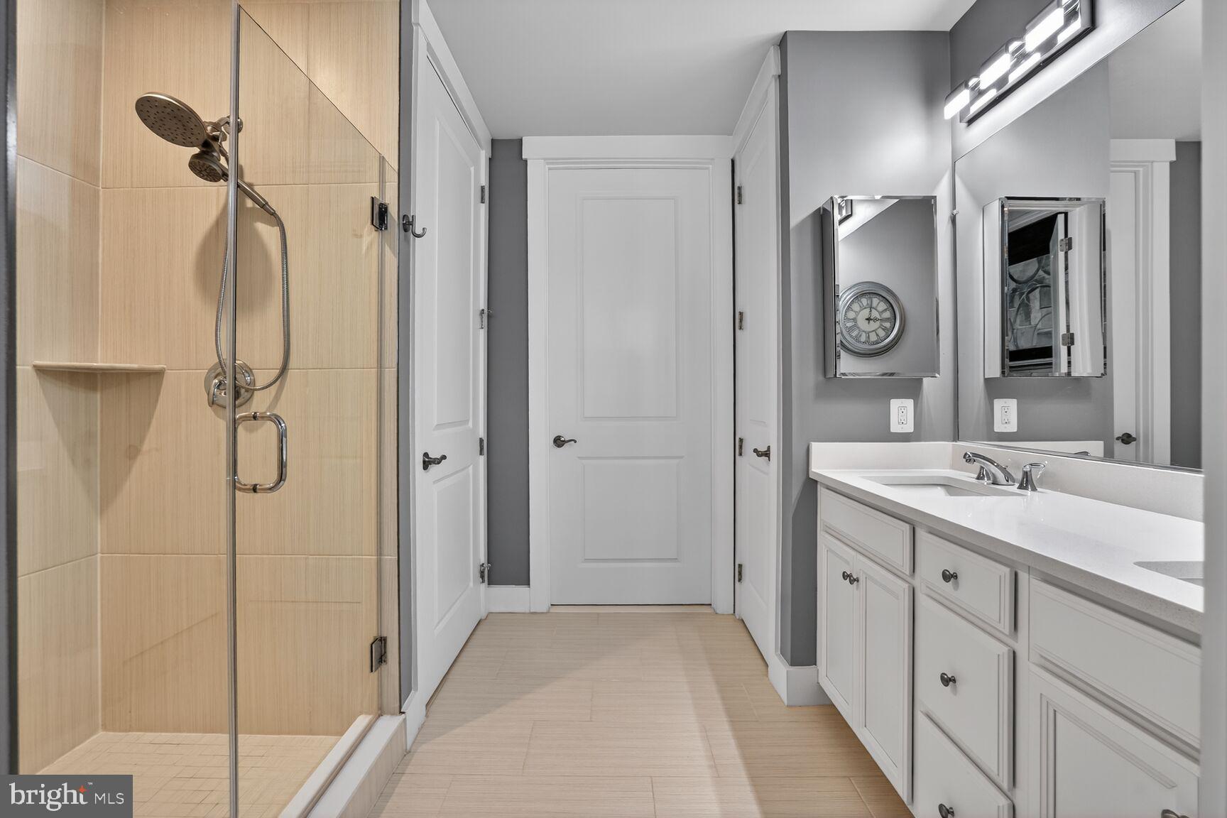 POLAND HILL - Residential