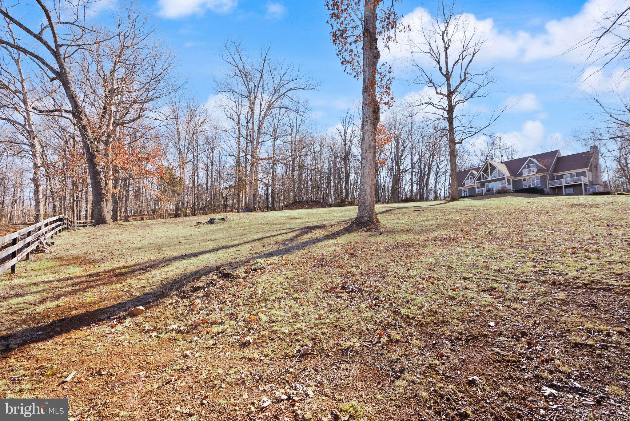 8089 MOORMONT ROAD