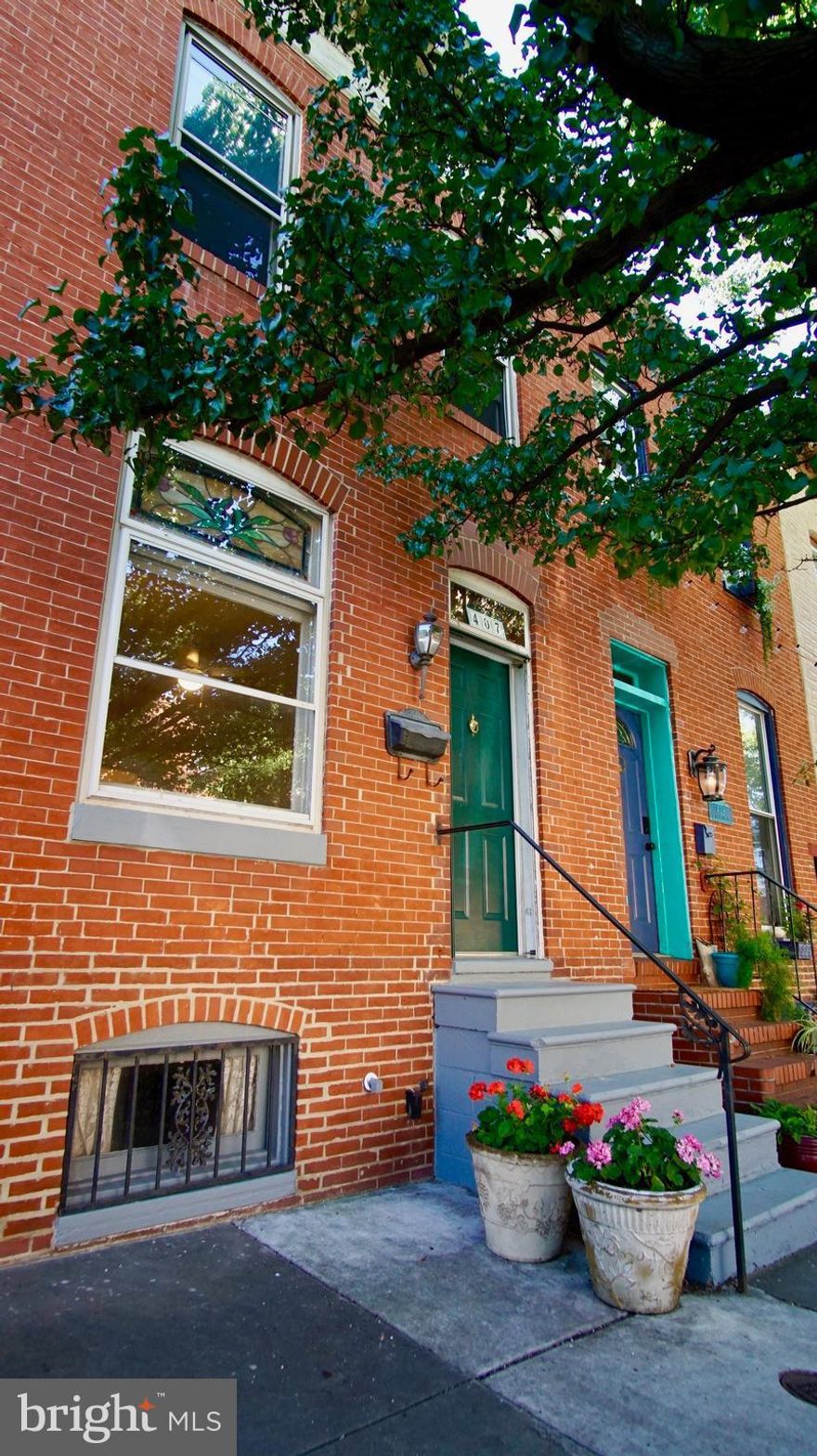 Do not overlook this 14ft wide Upper Fells Point home w/charming original details.Generous room sizes & 2nd floor laundry.Nice hardwoods throughout w/pretty inlaid details.Main fl 1/2 bath.New kitchen flooring and the house is freshly painted throughout.Great location: a short walk to Patterson Park, Hopkins & the waterfront.Nice patio space and breezeway for easy access.Good basement for storage.