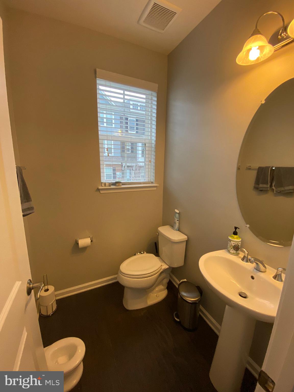 METRO POINTE - Residential Lease