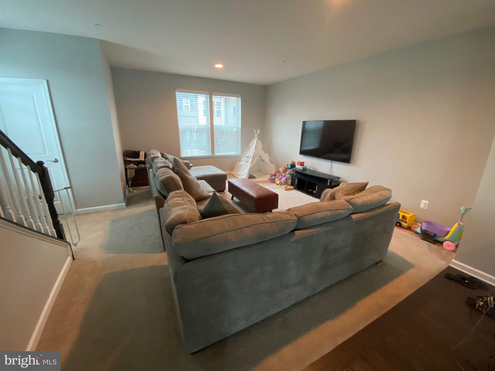 METRO POINTE - Residential Lease