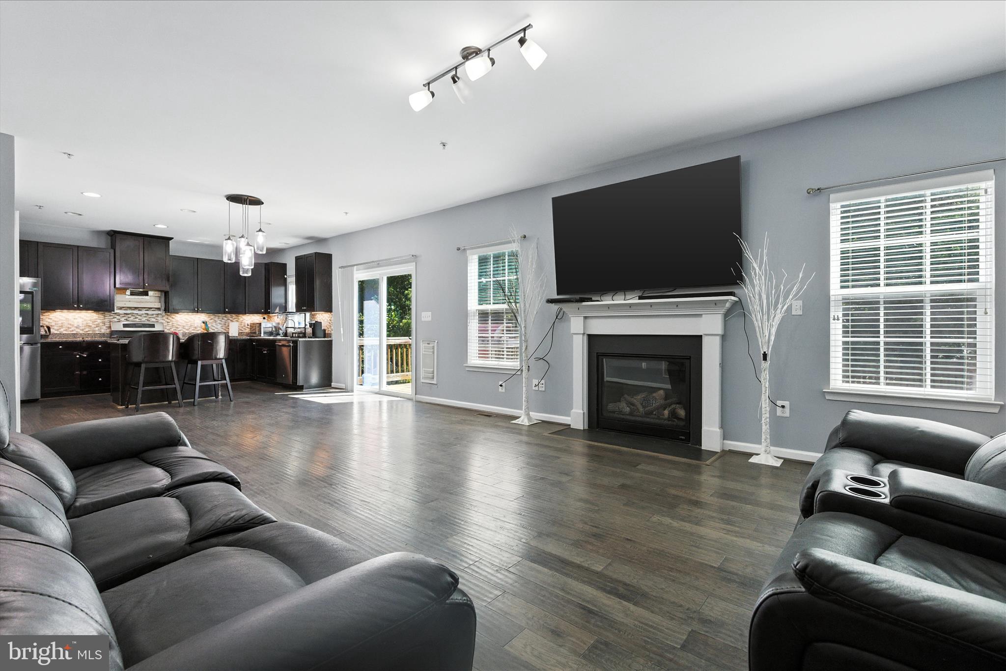 CEDAR CHASE - Residential