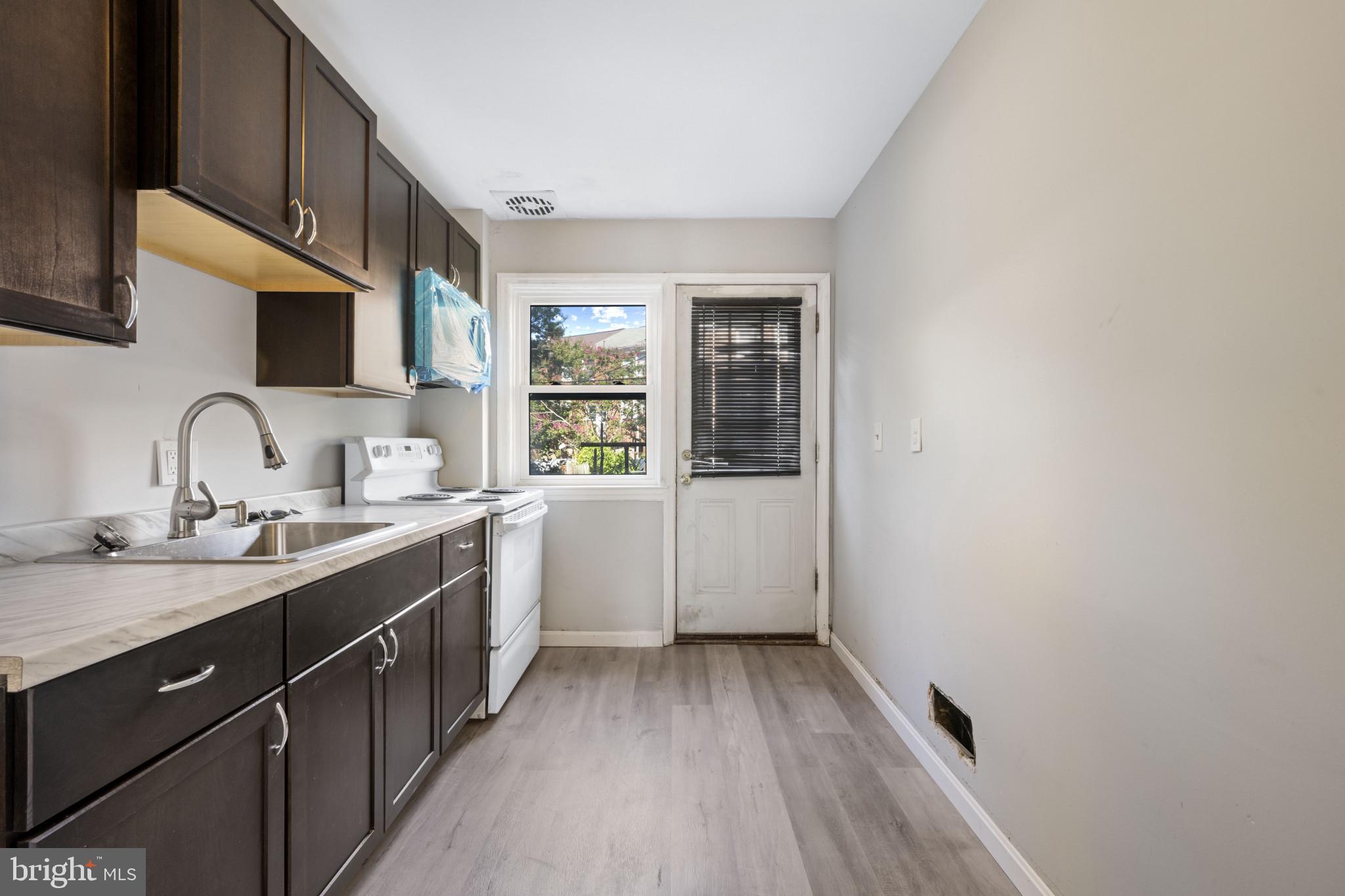 EDNOR GARDENS - LAKESIDE - Residential