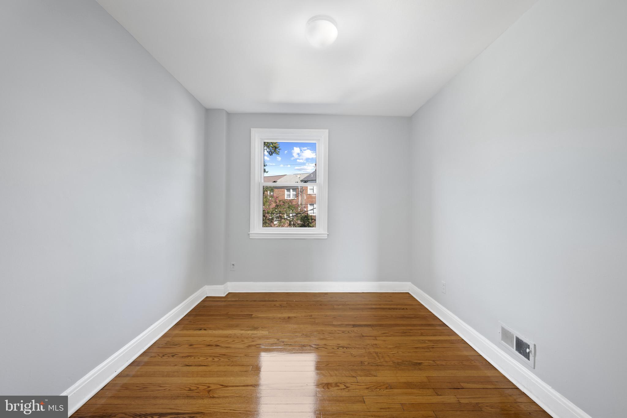 EDNOR GARDENS - LAKESIDE - Residential