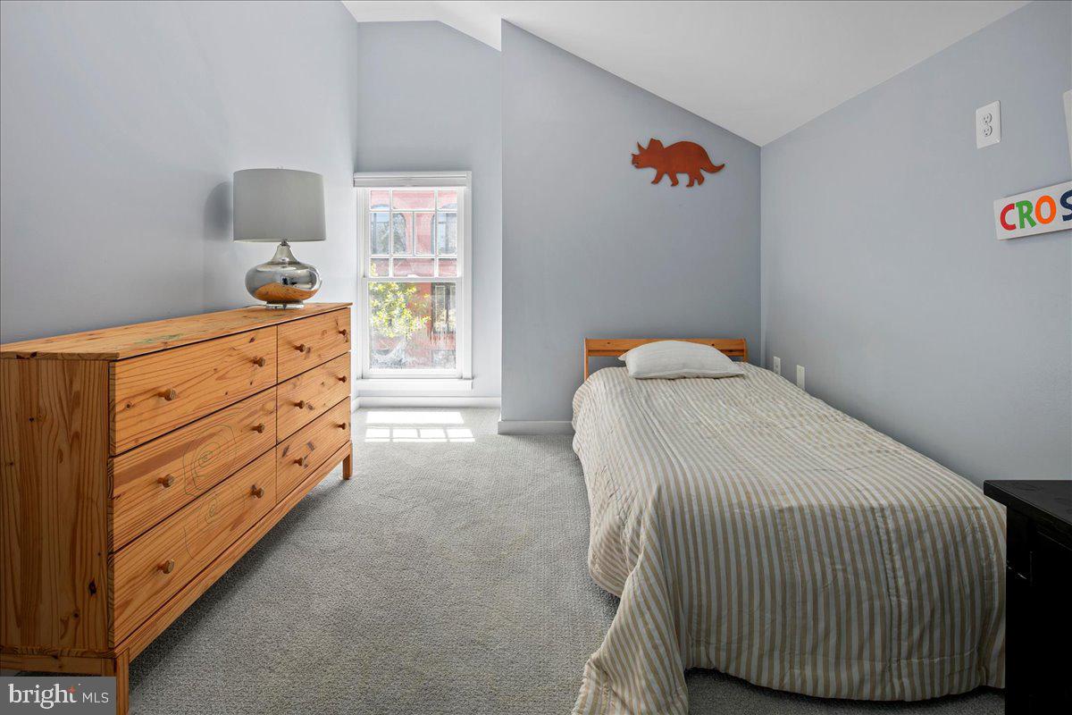 CLARENDON - Residential Lease