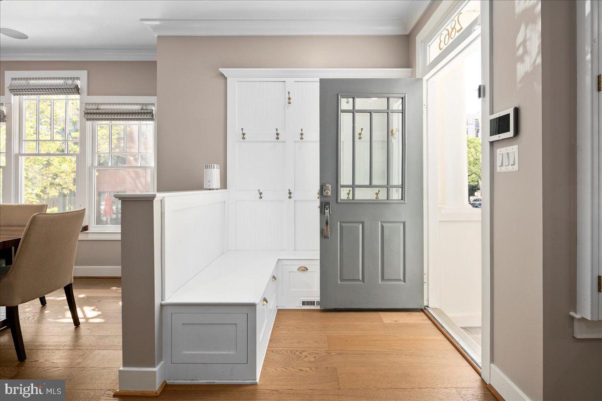 CLARENDON - Residential Lease