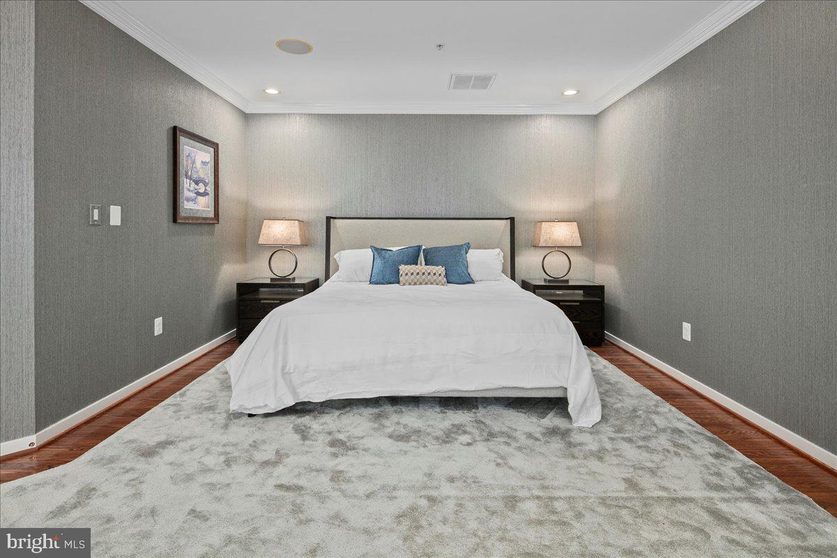 CLARENDON - Residential Lease