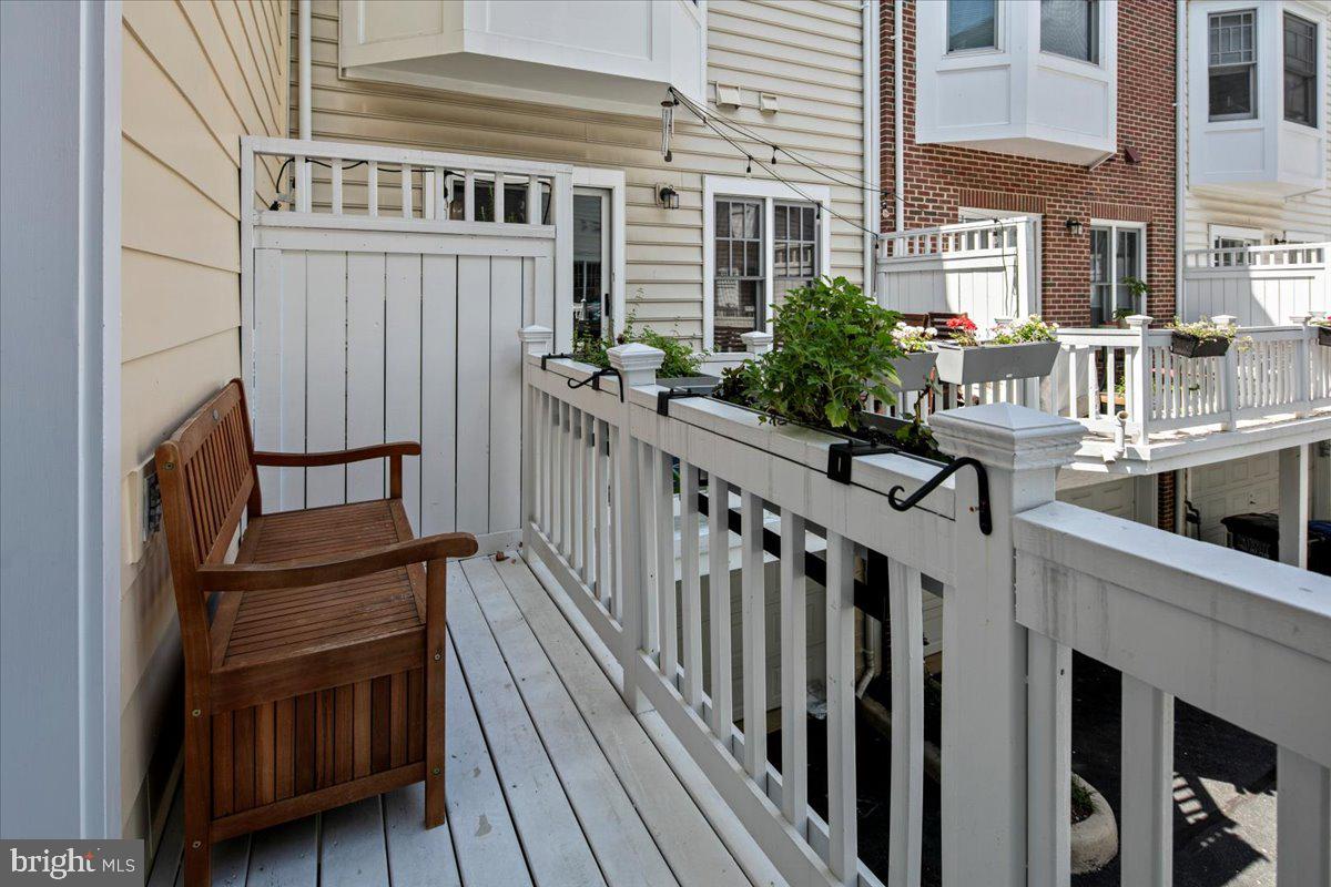 CLARENDON - Residential Lease