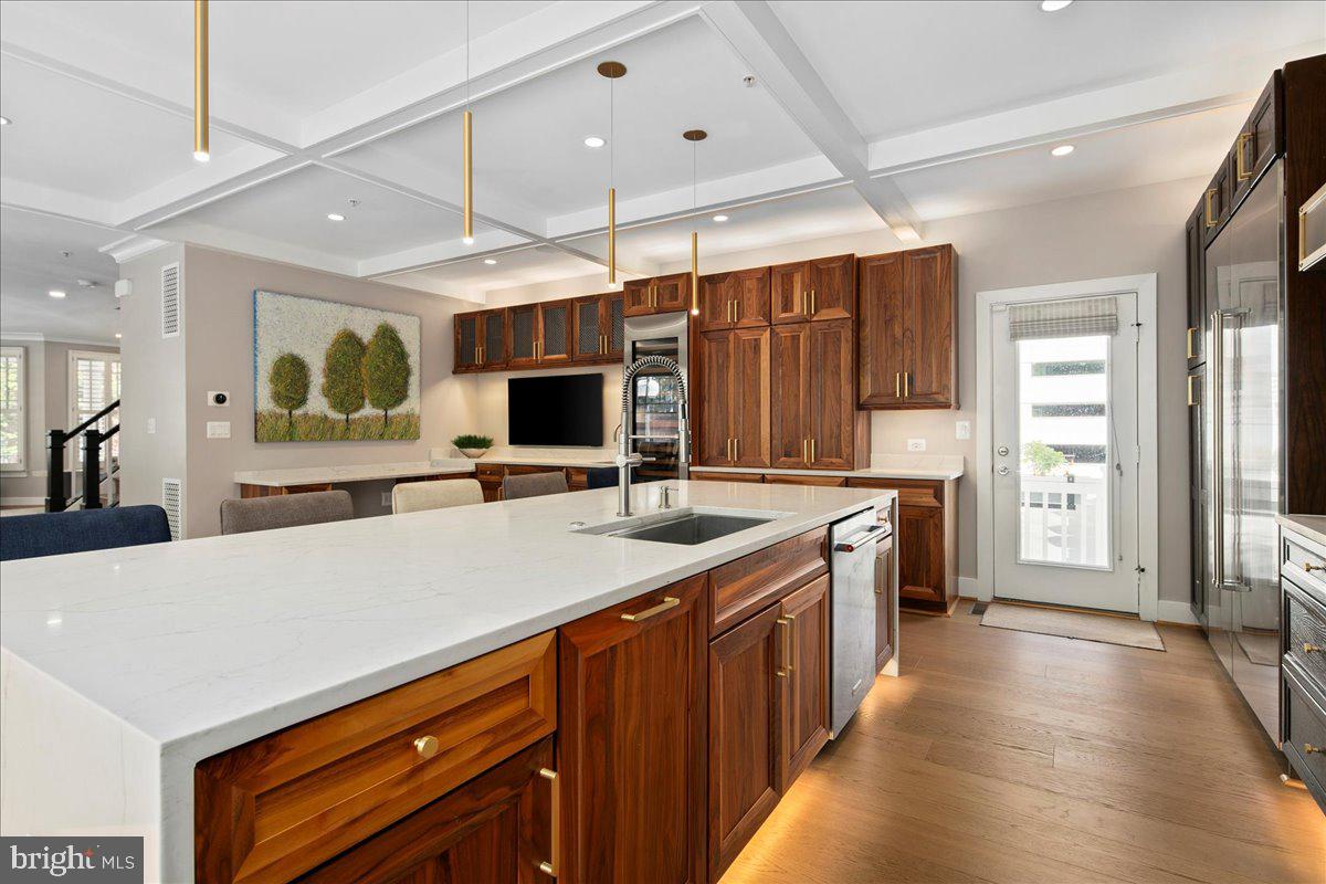 CLARENDON - Residential Lease