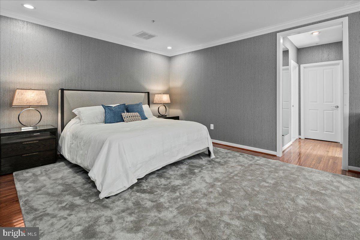 CLARENDON - Residential Lease