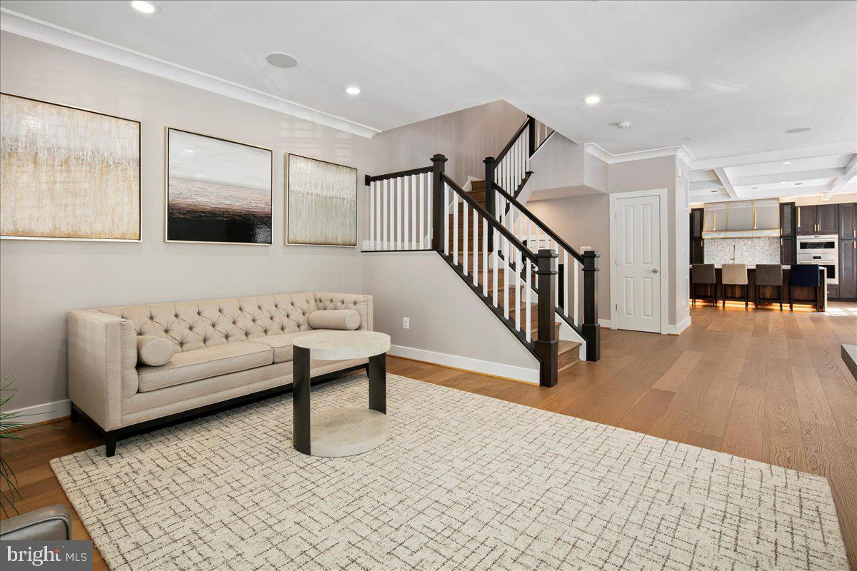 CLARENDON - Residential Lease