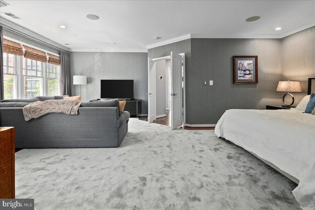 CLARENDON - Residential Lease