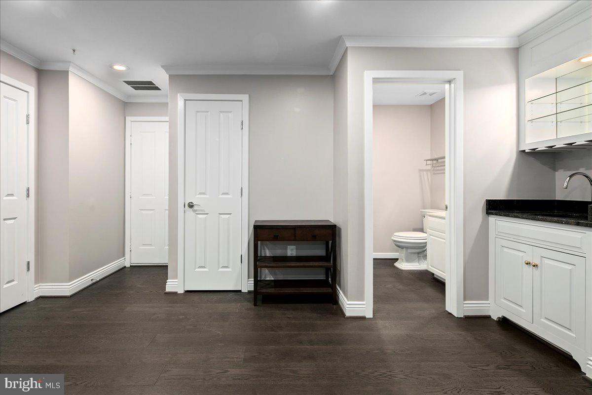 CLARENDON - Residential Lease