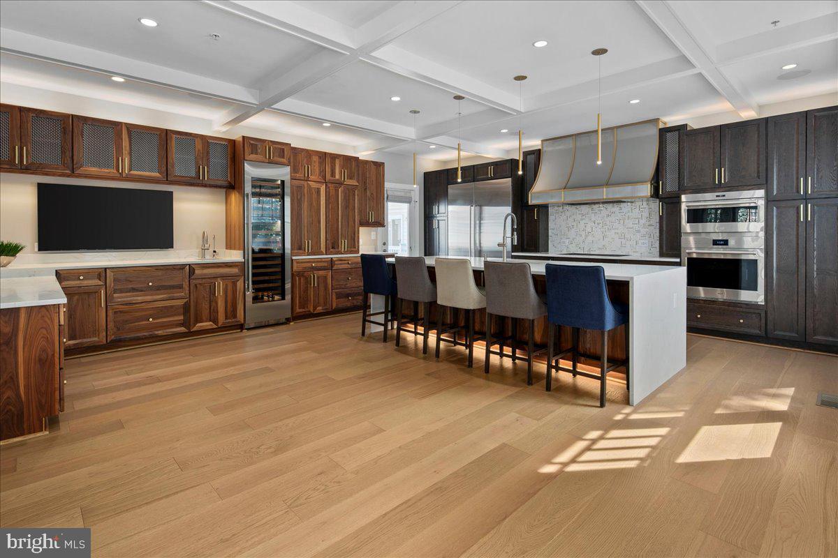 CLARENDON - Residential Lease