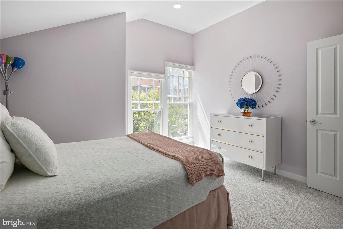 CLARENDON - Residential Lease