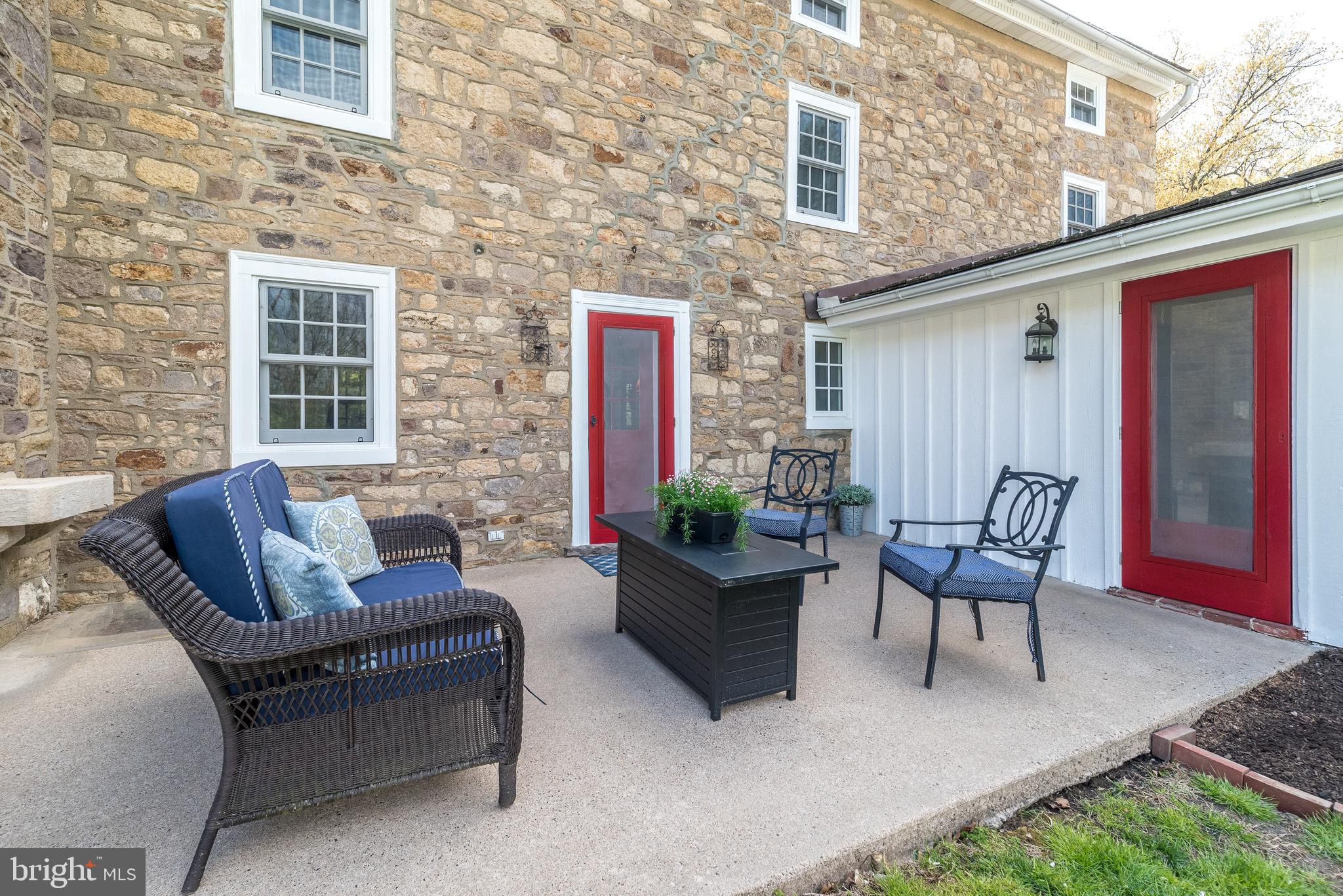 ARBOUR HILL - Residential