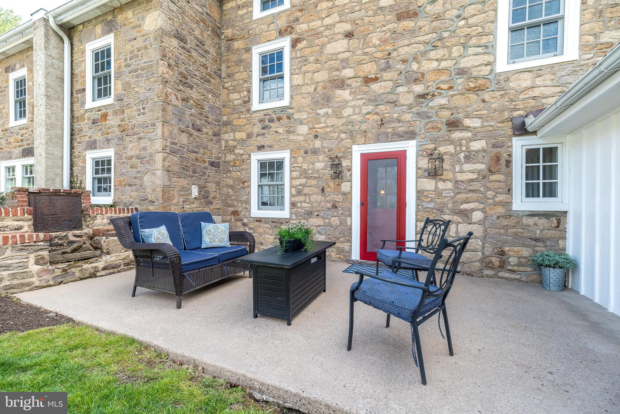 ARBOUR HILL - Residential